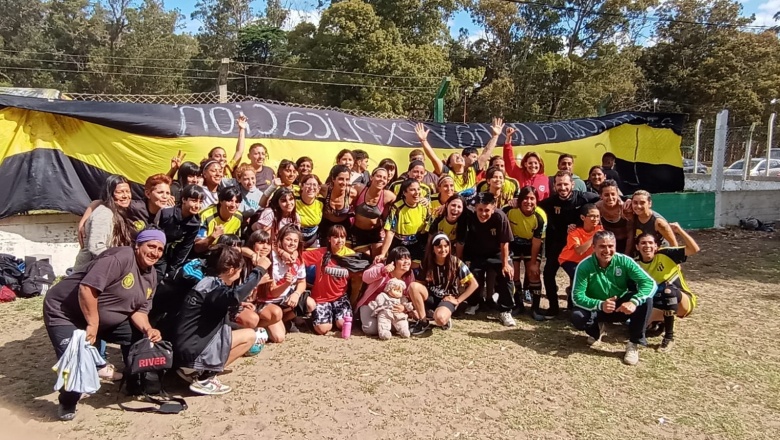 Social Las Toninas se consagró campeón del fútbol femenino costero