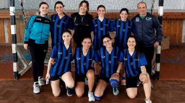 Las chicas de la Escuela Municipal de Handball mandan en su zona en la Liga de la Asociación Atlántica de Balonmano