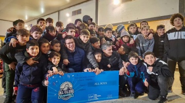 Más de 300 chicos y chicas de Defensores de Villa Clelia y All Boys se sumaron al programa Al Club en Zapatillas